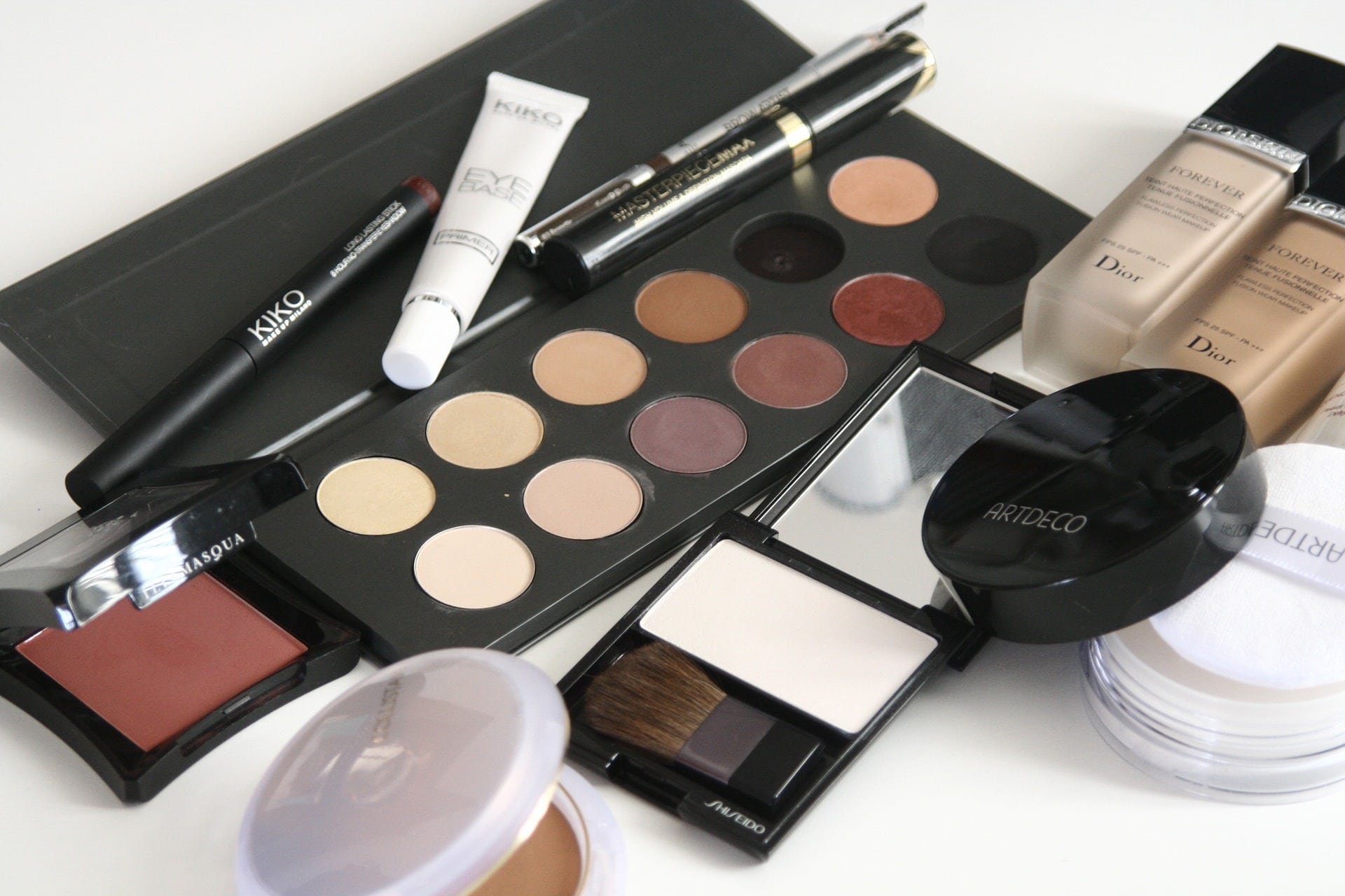 Acquistare makeup: ecco come fare acquisti più consapevoli. - - Il Caffe Web